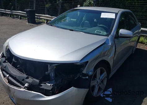 2012 Toyota Camry Se z USA, uszkodzony, nr VIN 4T1BF1FK8CU142966